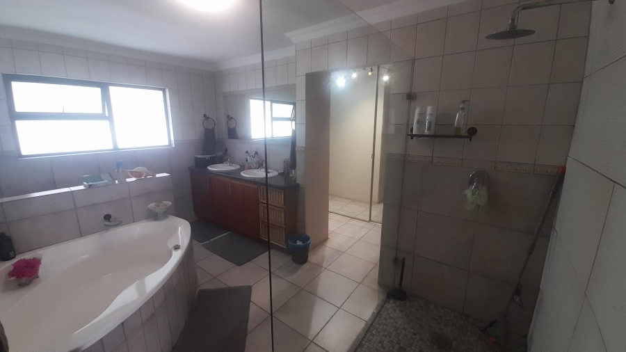 3 Bedroom Property for Sale in Kosmos North West